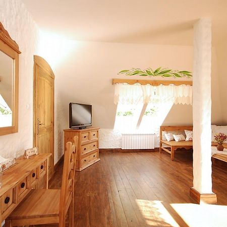 Aparthotel Lipowy Gosciniec Otwock Maly Exterior foto