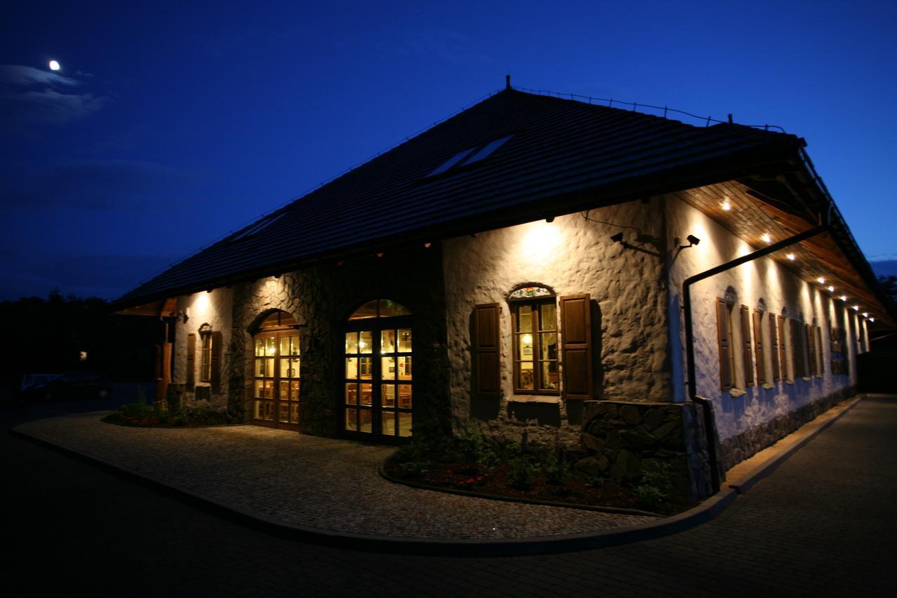 Aparthotel Lipowy Gosciniec Otwock Maly Exterior foto