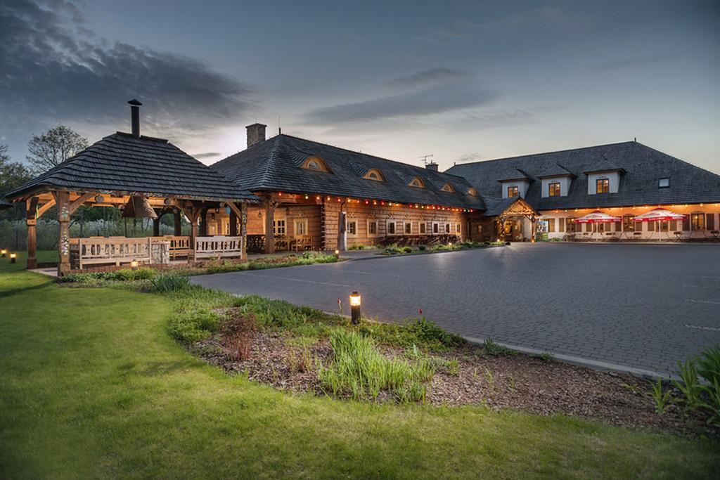 Aparthotel Lipowy Gosciniec Otwock Maly Exterior foto